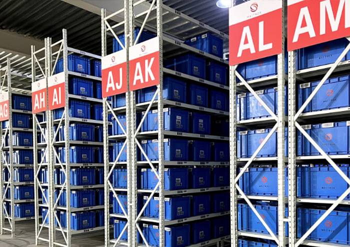 電子產品料箱機器人立體庫項目